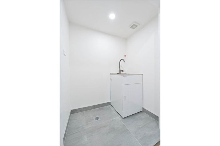 Photo of property in 64b Triangle Road, Massey, Auckland, 0614