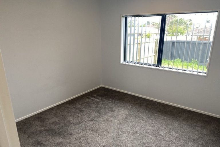 Photo of property in 1/25 Kennington Drive, Clendon Park, Auckland, 2103