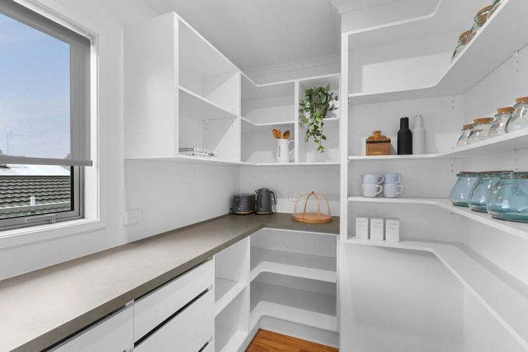 Photo of property in 15 Bulkeley Terrace, New Plymouth, 4310