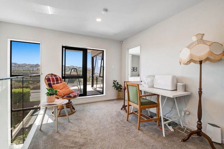 Photo of property in 14 Arran Point Parade, Orewa, 0931