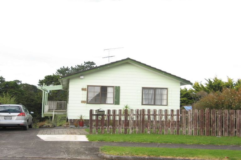 Photo of property in 39 Mcquarrie Avenue, Wattle Downs, Auckland, 2103