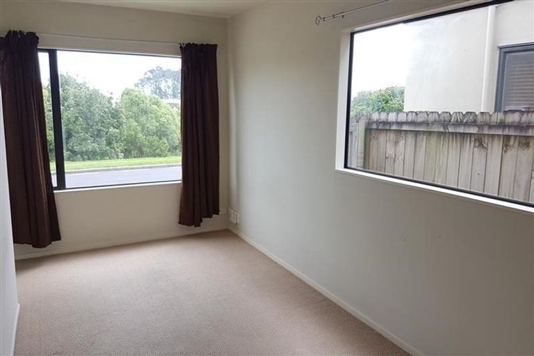 Photo of property in 60 Tiger Drive, Golflands, Auckland, 2013