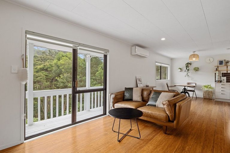 Photo of property in 112 Spinella Drive, Bayview, Auckland, 0629