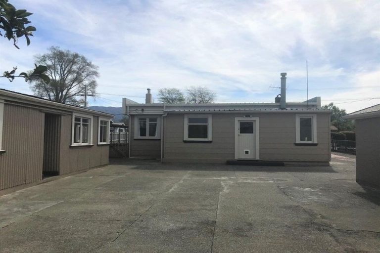 Photo of property in 126 Commercial Street, Takaka, 7110