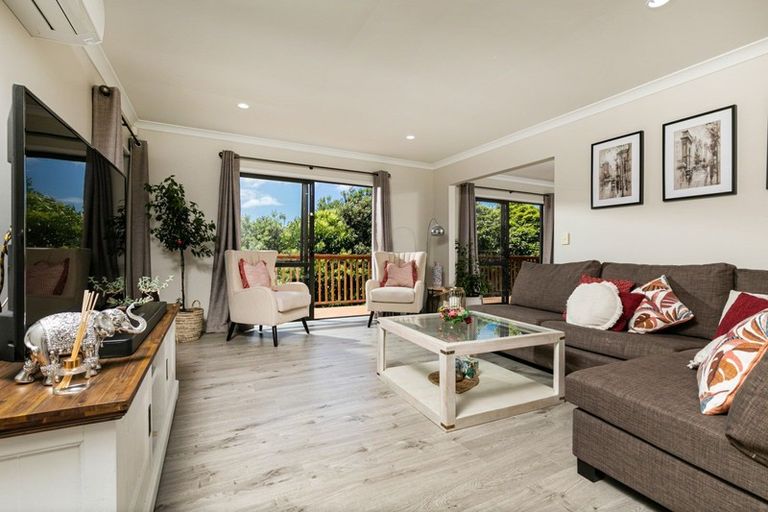 Photo of property in 24b Schnapper Rock Road, Schnapper Rock, Auckland, 0632