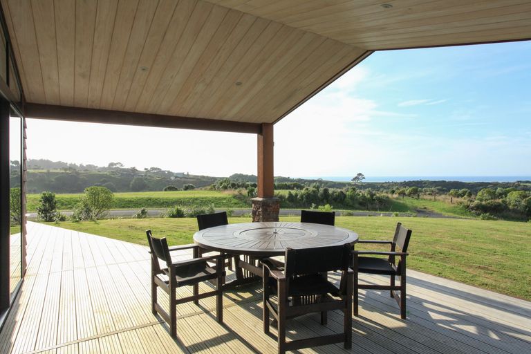 Photo of property in 65 Te Ahiawa Road, Raglan, 3297