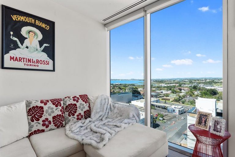 Photo of property in Sentinel Apartments, 905/3 Northcroft Street, Takapuna, Auckland, 0622