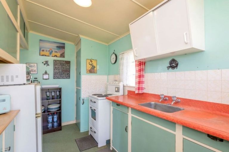 Photo of property in 31 Shortt Street, Foxton Beach, Foxton, 4815