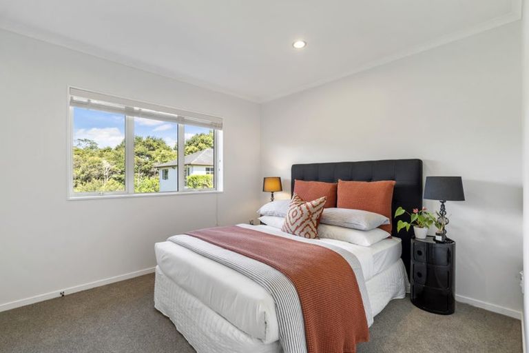 Photo of property in 17 Witton Place, Schnapper Rock, Auckland, 0632