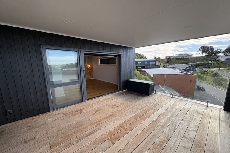 Photo of property in 89 Oak Road, Poraiti, Napier, 4112