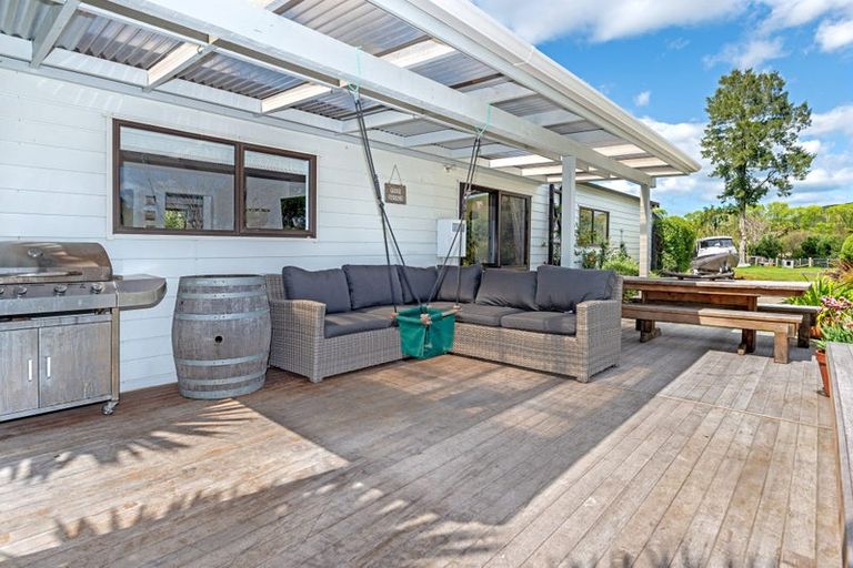 Photo of property in 76 Banks Street, Tolaga Bay, 4077