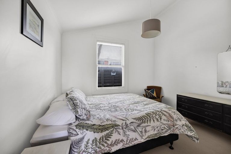 Photo of property in 77 Eliot Street, New Plymouth, 4310