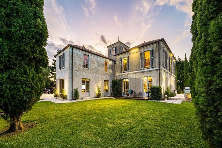 Photo of property in 909 Old North Road, Waimauku, 0882