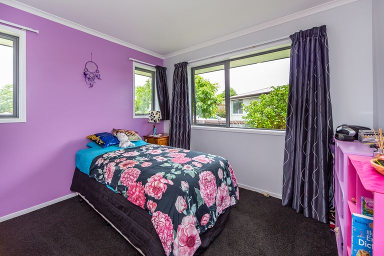 Photo of property in 8 Carteret Place, Aranui, Christchurch, 8061