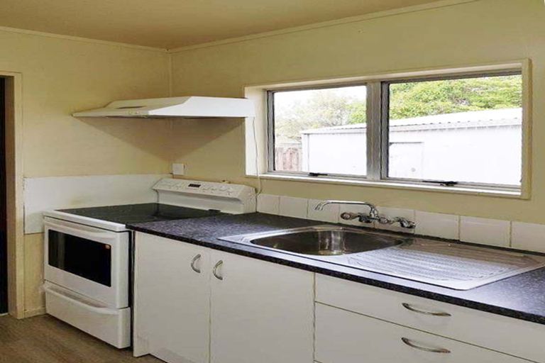 Photo of property in 32 Heathdale Crescent, Papakura, 2110