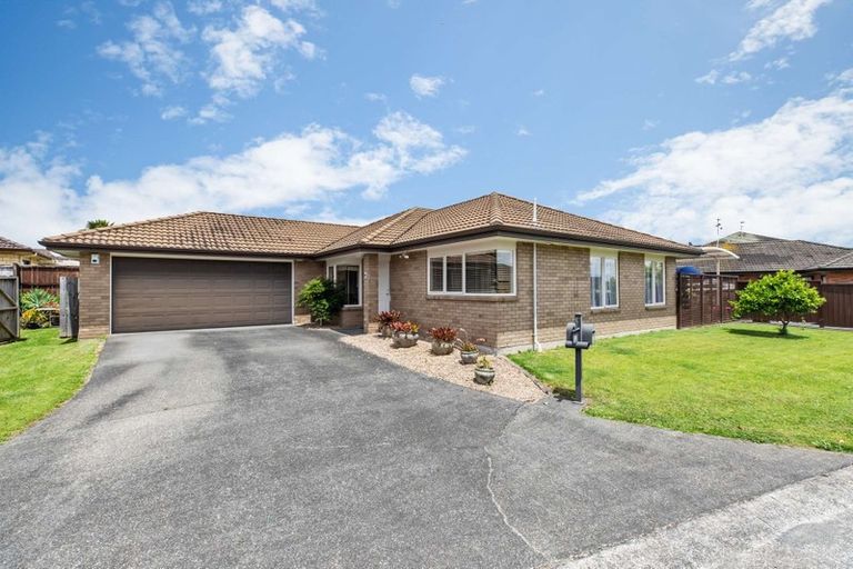 Photo of property in 34 Bellshill Close, Wattle Downs, Auckland, 2103