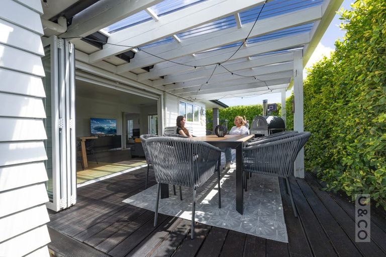 Photo of property in 77a Pohutukawa Parade, Riverhead, 0820