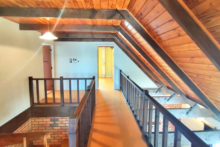 Photo of property in 56 Archibald Road, Kelston, Auckland, 0602