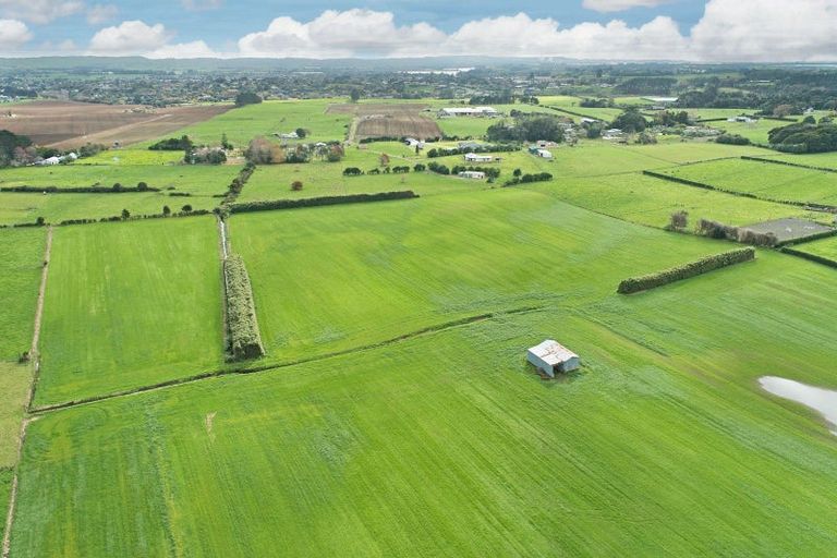 Photo of property in 142 Hutchings Road, Waiuku, 2682