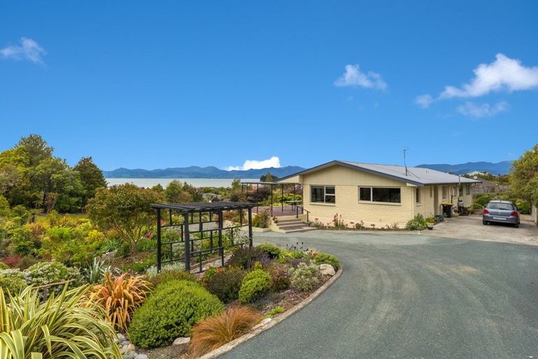 Photo of property in 53 Pomona Road, Ruby Bay, Upper Moutere, 7173