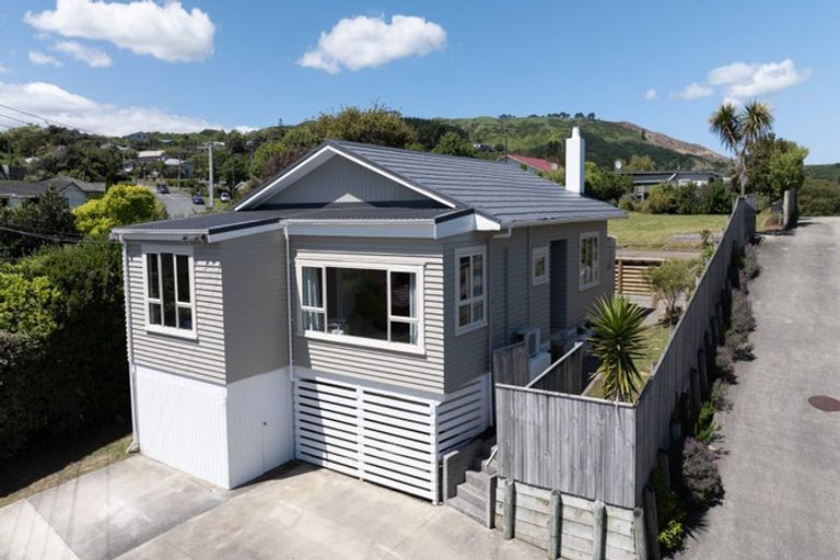 Photo of property in 10 Arawhata Street, Ranui, Porirua, 5024