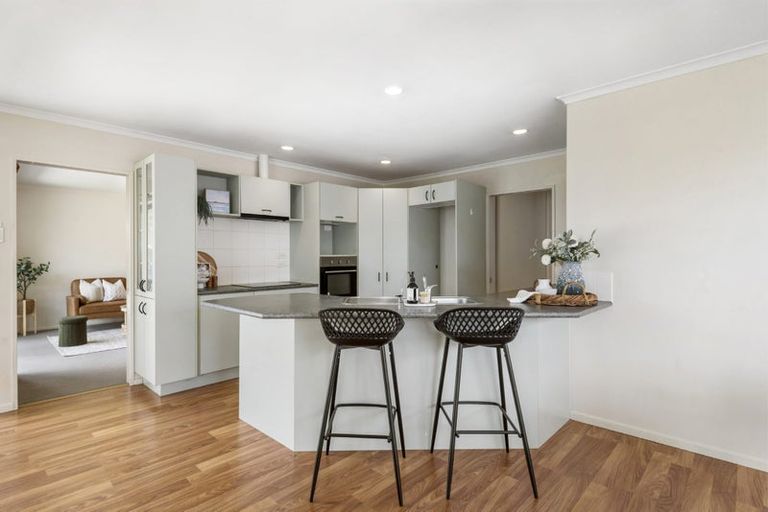 Photo of property in 29 Hugh Green Drive, Pinehill, Auckland, 0632