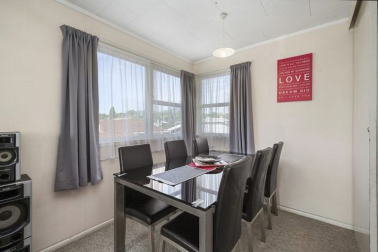 Photo of property in 52 Richmond Avenue, Richmond Heights, Taupo, 3330