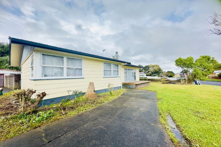 Photo of property in 16 Cargill Street, Papakura, 2110