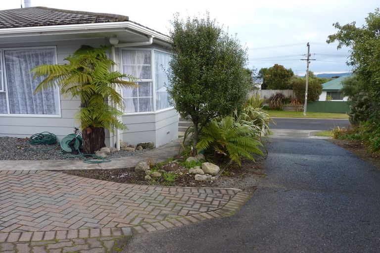 Photo of property in 2/62 Rokino Road, Hilltop, Taupo, 3330