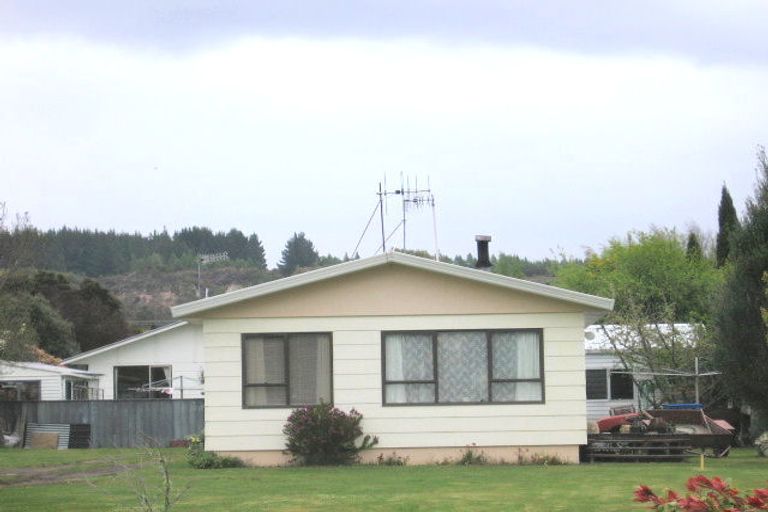 Photo of property in 14 Hurae Road, Waitahanui, Taupo, 3378