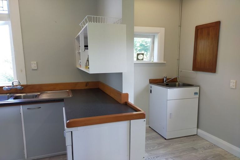 Photo of property in 142 Russell Terrace, Berhampore, Wellington, 6023