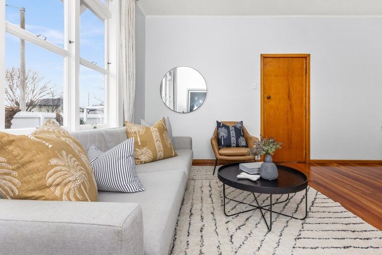 Photo of property in 107 Grays Road, Saint Leonards, Hastings, 4120