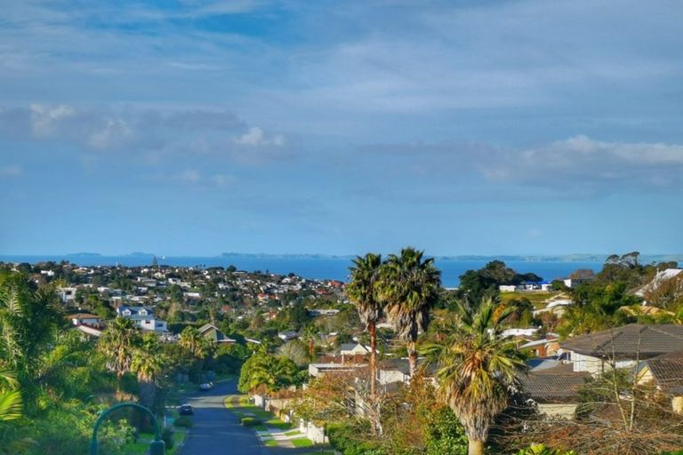 Photo of property in 55 Penguin Drive, Murrays Bay, Auckland, 0630