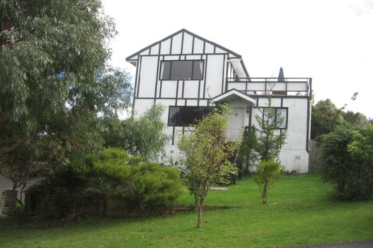 Photo of property in 5 Jay Court, Botany Downs, Auckland, 2010