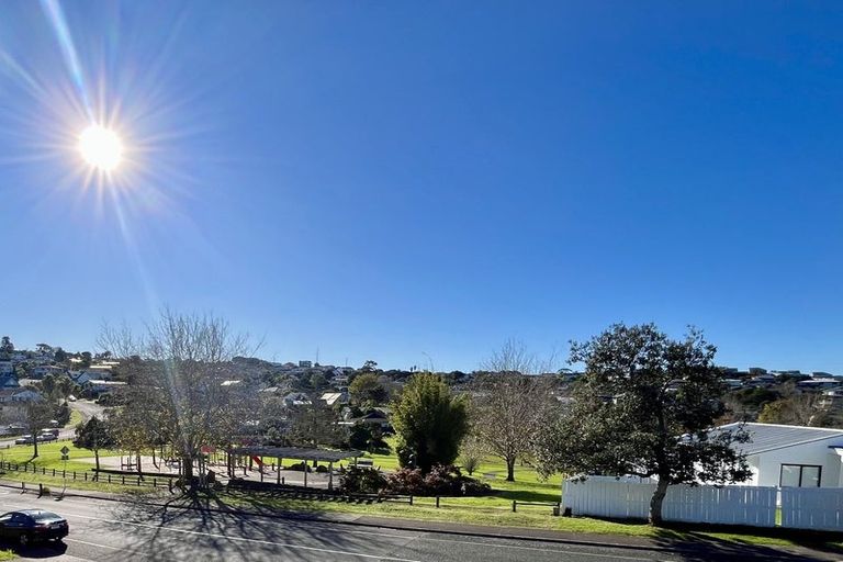 Photo of property in 65 Trias Road, Totara Vale, Auckland, 0629