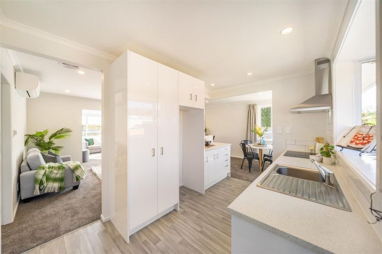 Photo of property in 5a Totara Park Road, Clouston Park, Upper Hutt, 5018