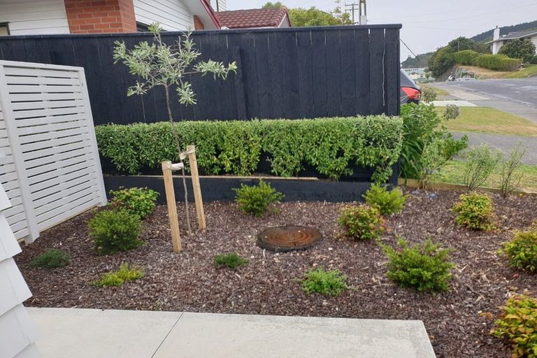 Photo of property in 27a Ranui Terrace, Tawa, Wellington, 5028