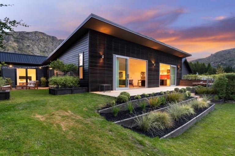 Photo of property in 53 Mathias Terrace, Arthurs Point, Queenstown, 9371