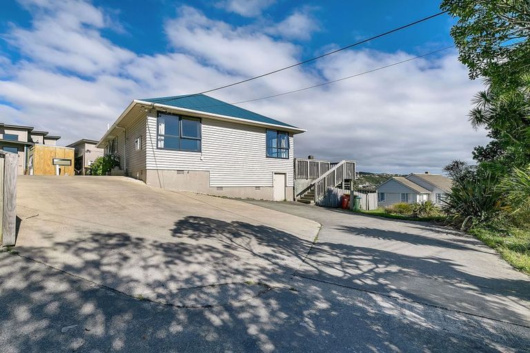 Photo of property in 14 Downes Street, Titahi Bay, Porirua, 5022