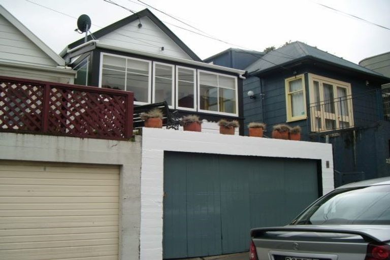 Photo of property in 21 Milton Street, Berhampore, Wellington, 6023