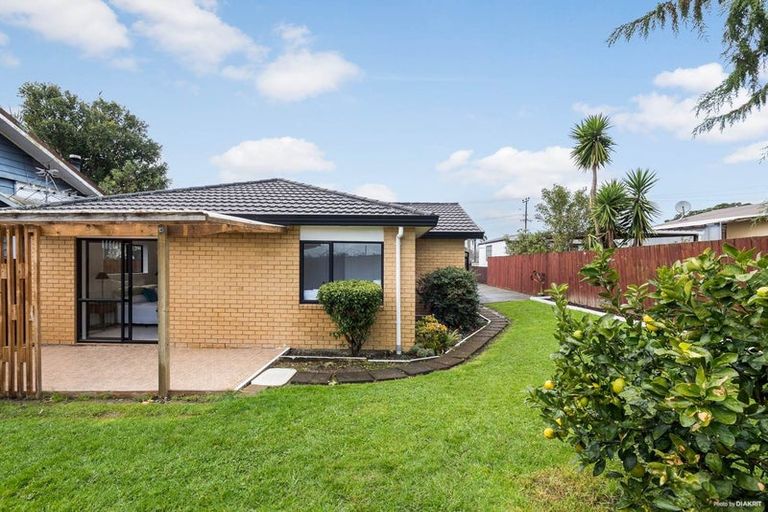 Photo of property in 21a Astley Avenue, New Lynn, Auckland, 0600