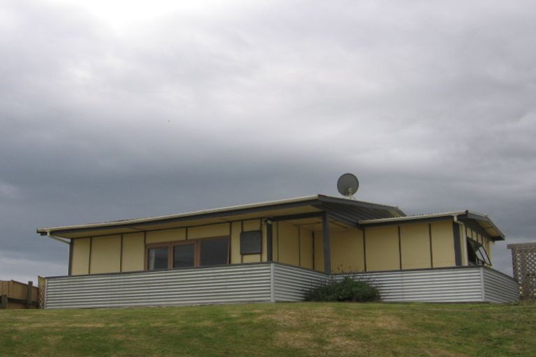 Photo of property in 13 Trafalgar Street, Foxton Beach, Foxton, 4815