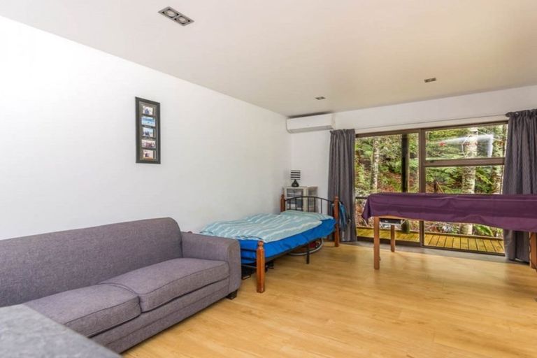 Photo of property in 204 Forest Hill Road, Waiatarua, Auckland, 0612