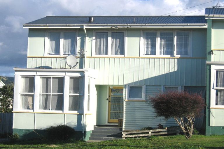 Photo of property in 110a-c Castor Crescent, Cannons Creek, Porirua, 5024