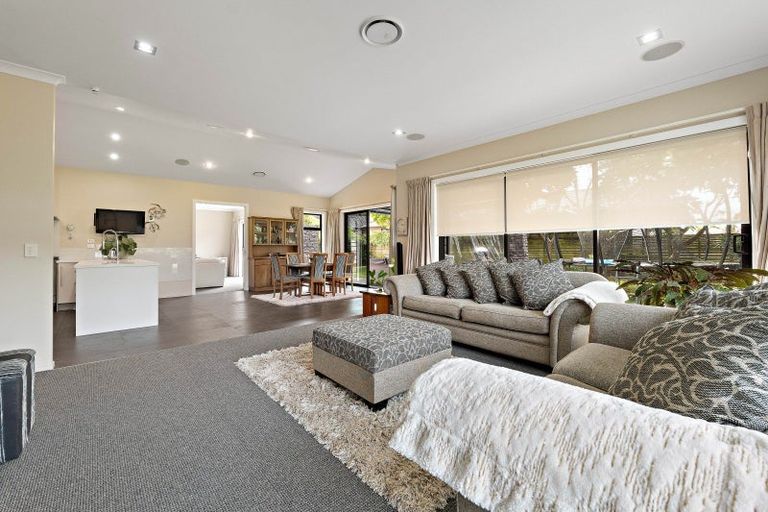 Photo of property in 11 Links Drive, Waiwhakaiho, New Plymouth, 4312