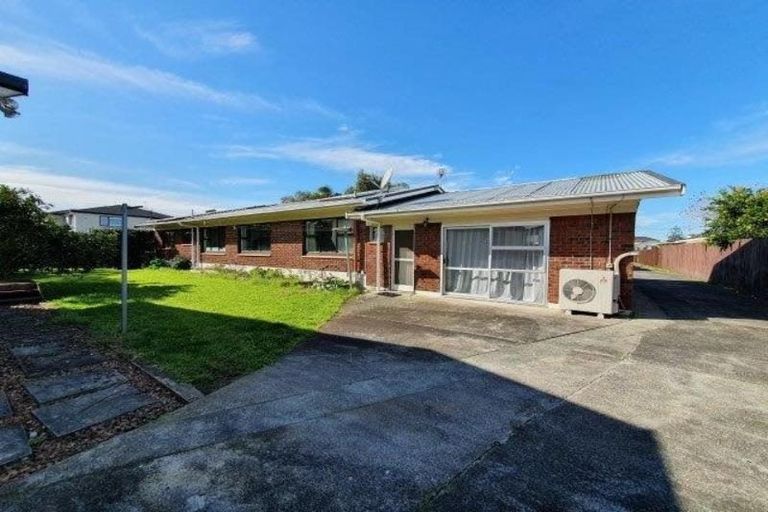 Photo of property in 12 Buckingham Crescent, Manukau, Auckland, 2025
