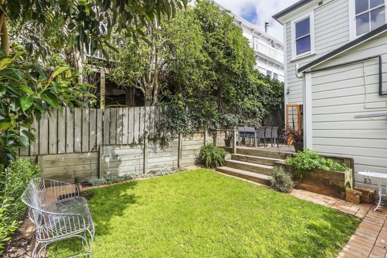 Photo of property in 69 Brougham Street, Mount Victoria, Wellington, 6011