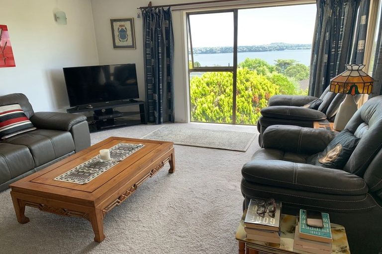 Photo of property in 2/22 Mariposa Crescent, Birkenhead, Auckland, 0626
