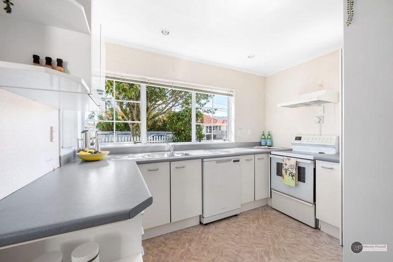 Photo of property in 8 Fraser Crescent, Elderslea, Upper Hutt, 5018