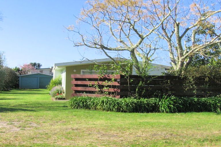 Photo of property in 69 Riverview Road, Cooks Beach, Whitianga, 3591